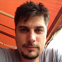 Аркадий Емельянов